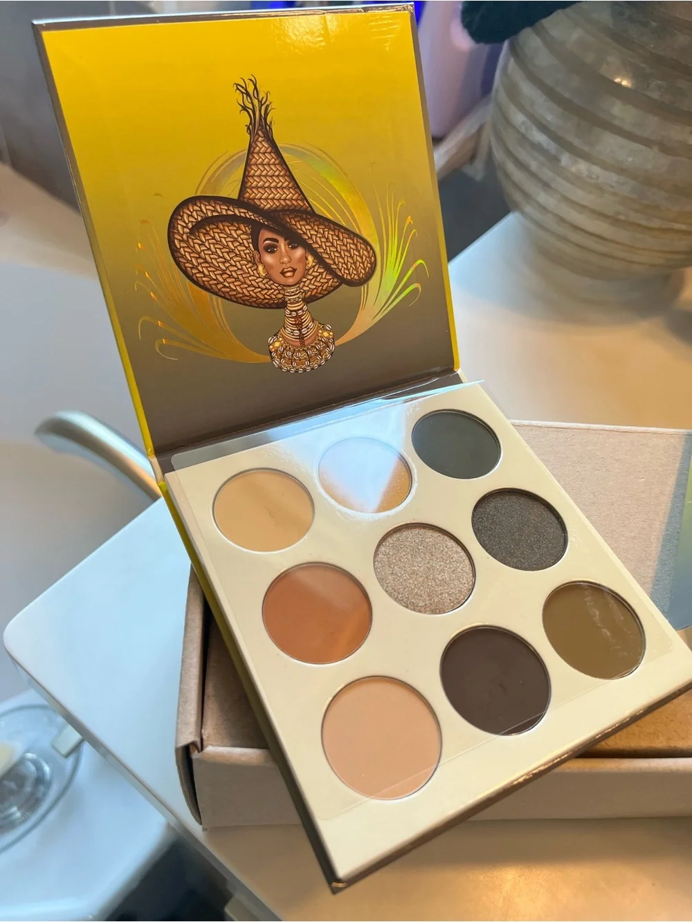 Juvia's Place The Nomad Eyeshadow Palette – Yellow & Green Gradient